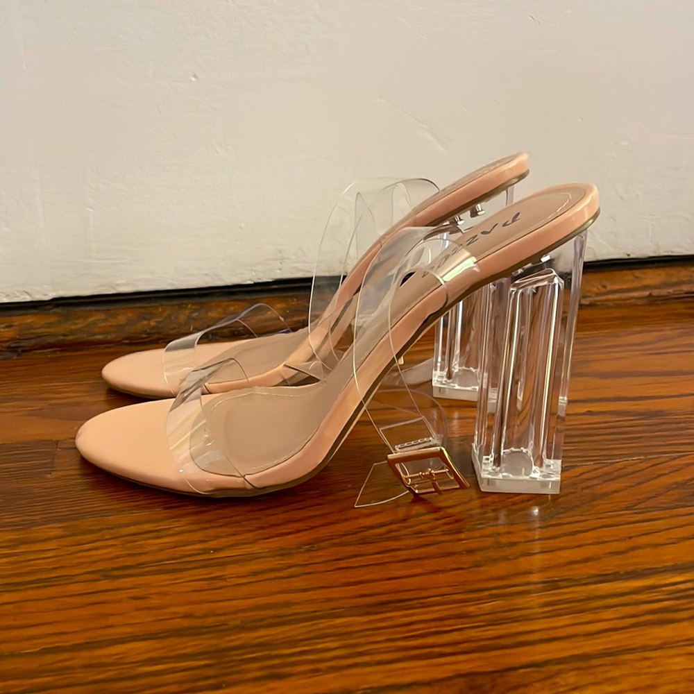 Passel Vegas nude heels. Size 7.5. Never worn, because size of shoe.